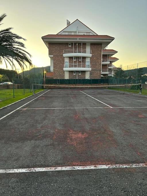 Playa De Berria -Apartamento Con Piscina Y Vistas Al Mar Santoña Exteriér fotografie